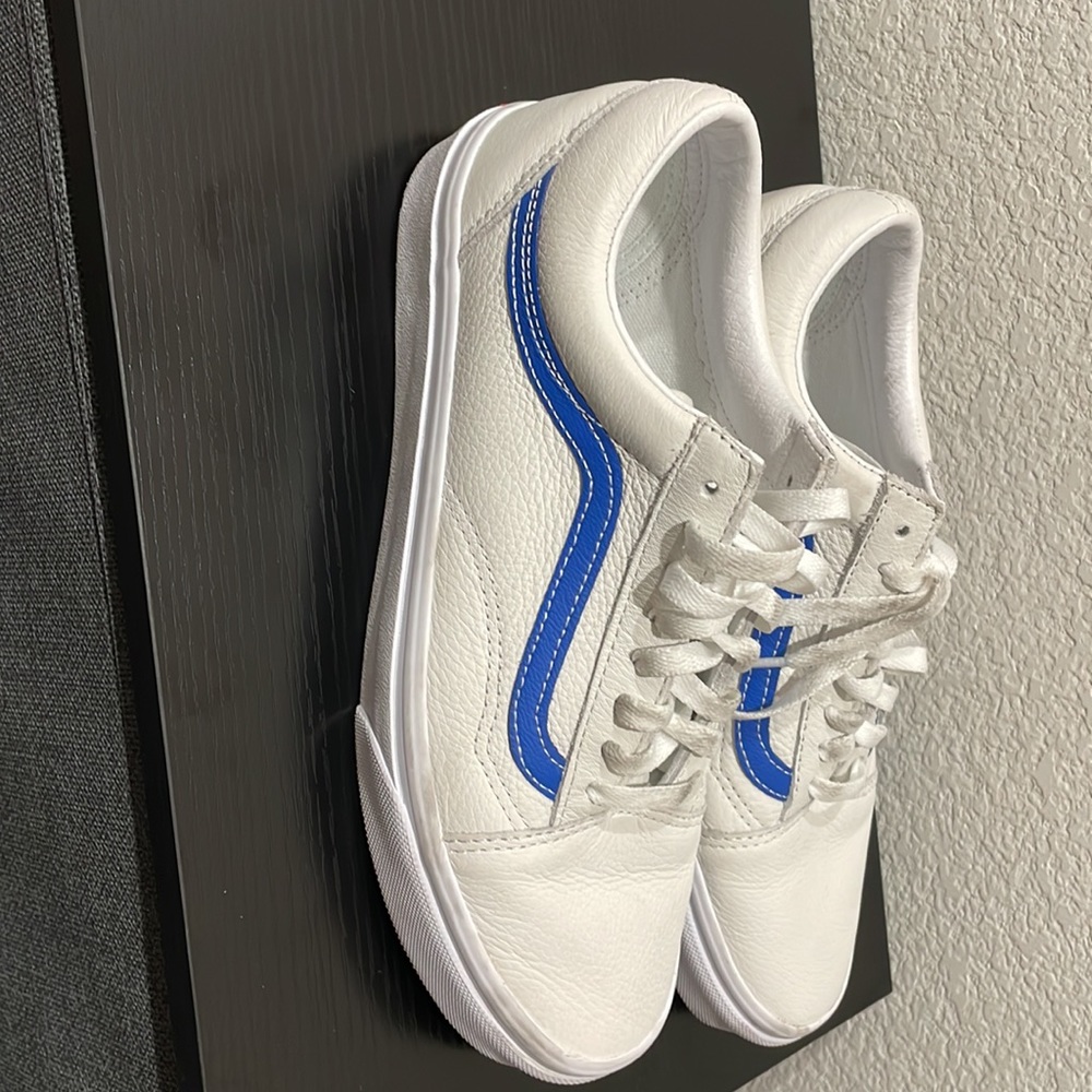 Used Vans - Picture 2 of 4